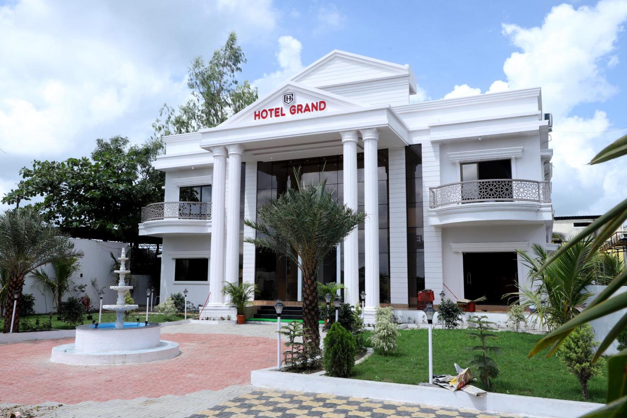 Hotel Grand Khuldabad Exterior photo